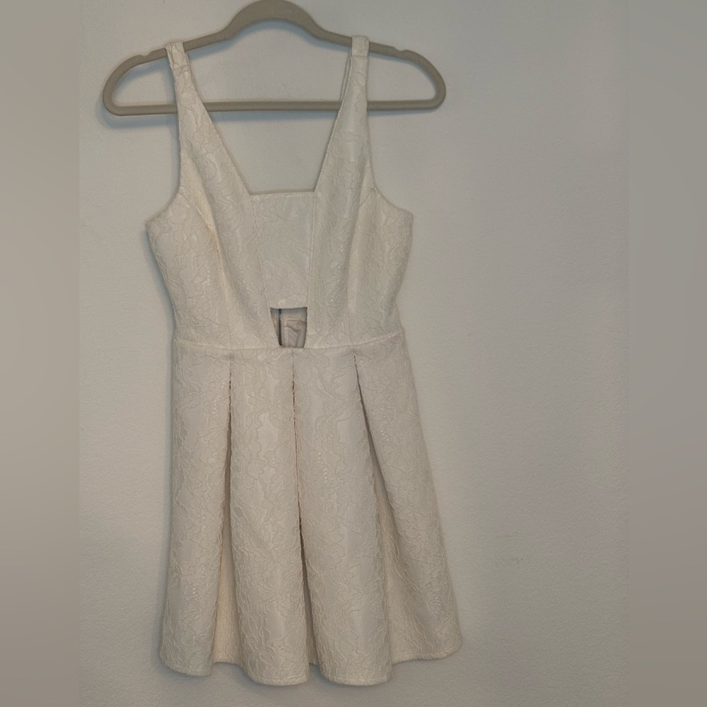 Elegant Cream mini Dress